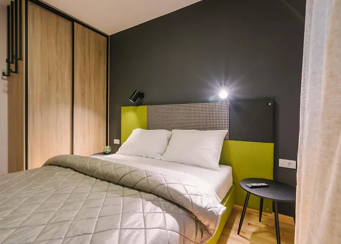 Nar Royalton #60 Free Parking Ni