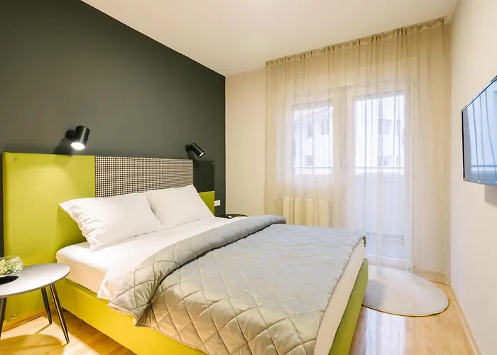 Nar Royalton #60 Free Parking *